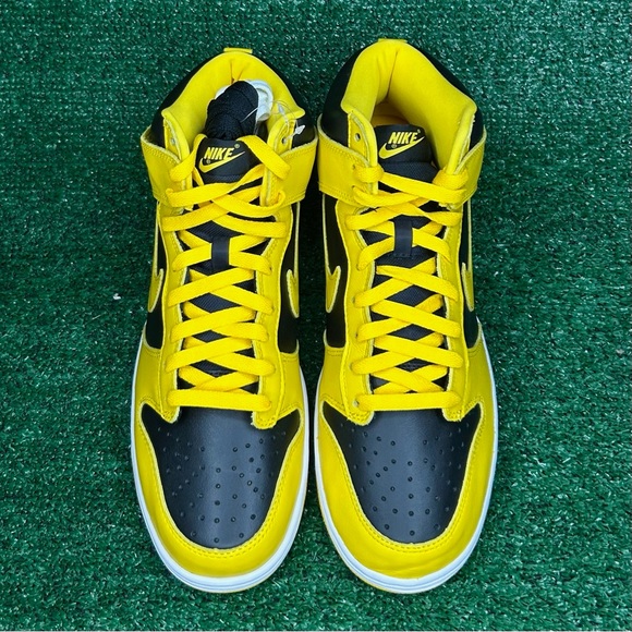 Nike Dunk High Shoes - Picture 5 of 9